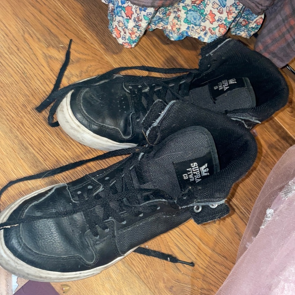 Supra Boys Size 5
